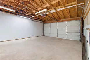 250 E Keanahalululu Ln, Bastrop, TX 78602 - Photo 15