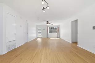 250 E Keanahalululu Ln, Bastrop, TX 78602 - Photo 5