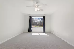 250 E Keanahalululu Ln, Bastrop, TX 78602 - Photo 7