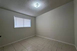 1100 N Meadows Dr, Austin, TX 78758 - Photo 5