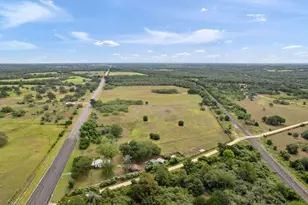 10843 US Hwy 90 W, Harwood, TX 78632 - Photo 27