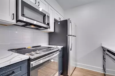 704 W 21st Street #304, Austin, TX 78705 - Photo 13