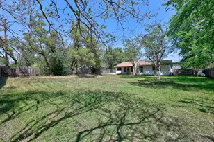 13310 Wisterwood St, Austin, TX 78729 - Photo 27