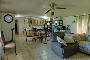 109 Wayside Dr, Elgin, TX 78621 - Photo 11