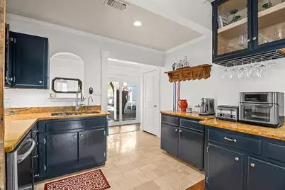 206 W Burbank Street, Fredericksburg, TX 78624 - Photo 7