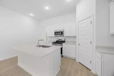 437 Lucky Avenue, Elgin, TX 78621 - Photo 3