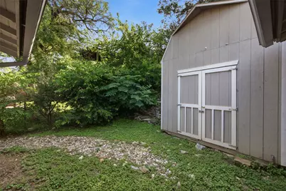 2704 Carnarvon Lane, Austin, TX 78704 - Photo 19