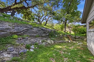 2704 Carnarvon Ln, Austin, TX 78704 - Photo 21