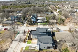 924 Cardinal Ln, Austin, TX 78704 - Photo 33