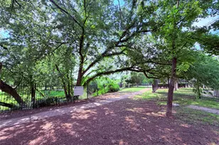 9611 Blue Creek Ln, Austin, TX 78758 - Photo 39