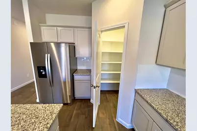 305 Darwin Place, Lockhart, TX 78644 - Photo 3