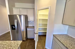 305 Darwin Pl, Lockhart, TX 78644 - Photo 3