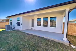 305 Darwin Pl, Lockhart, TX 78644 - Photo 23