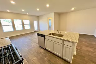 305 Darwin Pl, Lockhart, TX 78644 - Photo 5