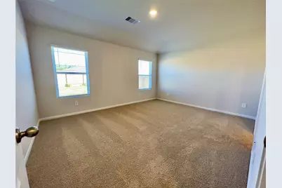 305 Darwin Place, Lockhart, TX 78644 - Photo 7
