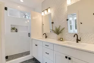 1106 Walton Ln, Austin, TX 78721 - Photo 5