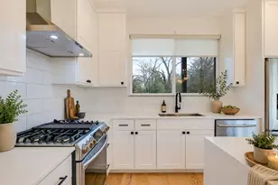 1106 Walton Ln, Austin, TX 78721 - Photo 3