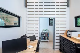 303 Navasota St, Austin, TX 78702 - Photo 17