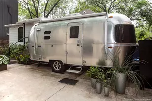303 Navasota St, Austin, TX 78702 - Photo 23