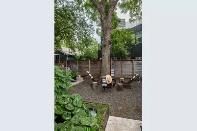 303 Navasota Street, Austin, TX 78702 - Photo 21