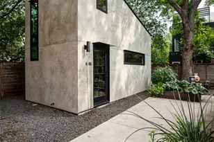 303 Navasota St, Austin, TX 78702 - Photo 13