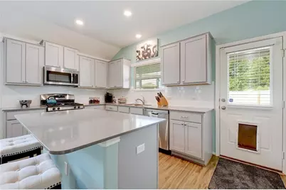 6813 Colorado Bluffs Road, Austin, TX 78744 - Photo 5