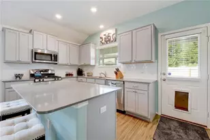 6813 Colorado Bluffs Rd, Austin, TX 78744 - Photo 5