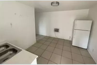 4609 Milburn Lane, Austin, TX 78702 - Photo 9