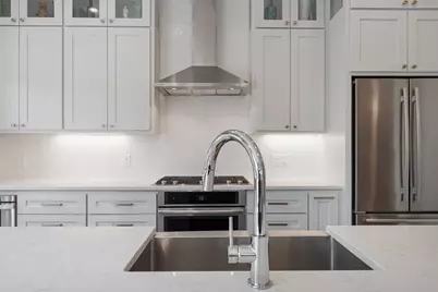 1105 W 39 1/2 Street #B, Austin, TX 78756 - Photo 17