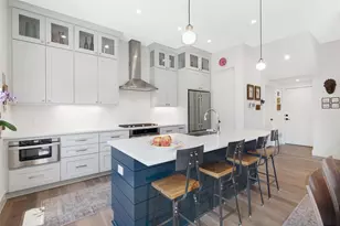 1105 W 39 1/2 St, Austin, TX 78756 - Photo 11