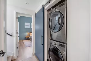 1105 W 39 1/2 St, Austin, TX 78756 - Photo 25