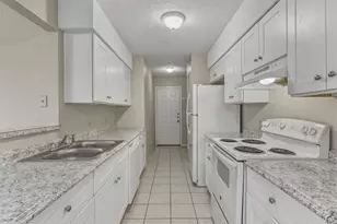 8904 Pineridge Dr, Austin, TX 78729 - Photo 13