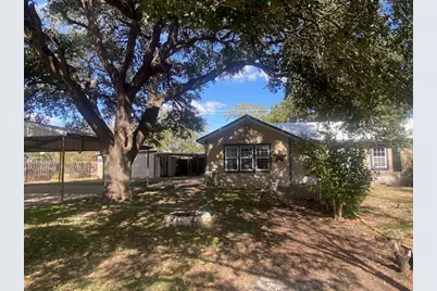 214 S Hackberry Avenue, Luling, TX 78648 - Photo 3