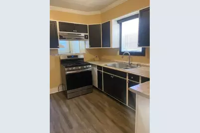 214 S Hackberry Avenue, Luling, TX 78648 - Photo 19