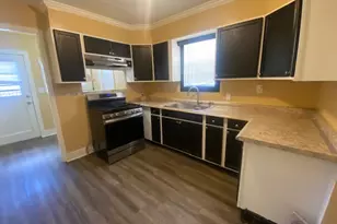 214 S Hackberry Ave, Luling, TX 78648 - Photo 7