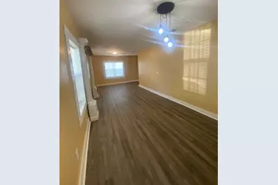 214 S Hackberry Avenue, Luling, TX 78648 - Photo 13