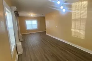 214 S Hackberry Ave, Luling, TX 78648 - Photo 13