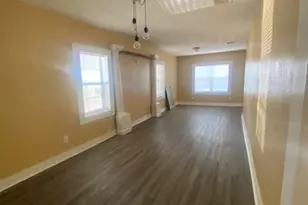 214 S Hackberry Ave, Luling, TX 78648 - Photo 9