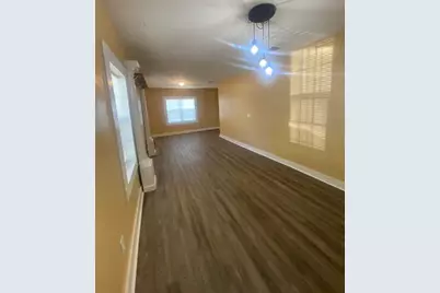 214 S Hackberry Avenue, Luling, TX 78648 - Photo 13