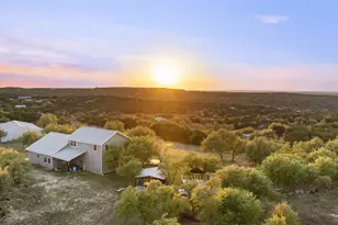 2025 Cripple Creek Stage Rd, Dripping Springs, TX 78620 - Photo 23