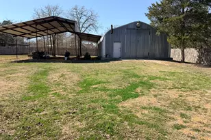 185 Peace Pipe, Smithville, TX 78957 - Photo 5