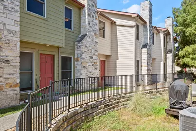 6900 E Riverside Drive #17, Austin, TX 78741 - Photo 17