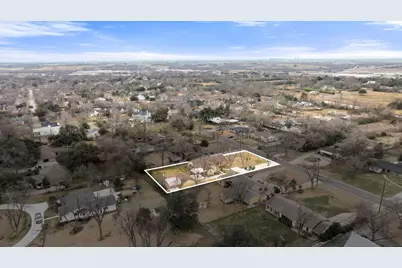 1612 Meadow Lane, Taylor, TX 76574 - Photo 33