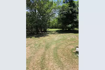 711 2nd Street E, Elgin, TX 78621 - Photo 5