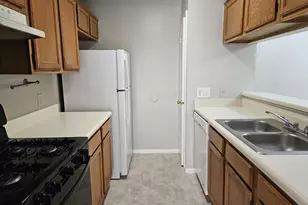 805 Lexington Rd, Elgin, TX 78621 - Photo 3