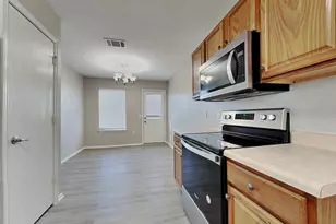 12529 Sky Harbor Dr, Del Valle, TX 78617 - Photo 7