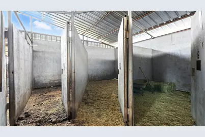 000 Watterson Road, Red Rock, TX 78662 - Photo 15