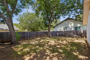 1900 Rampart Cir, Austin, TX 78727 - Photo 11