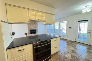 221 Stowaway Cove, Lakeway, TX 78734 - Photo 5