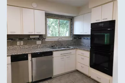 1006 Porpoise Street, Lakeway, TX 78734 - Photo 13